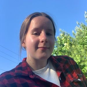 Meet your Posher, Flora